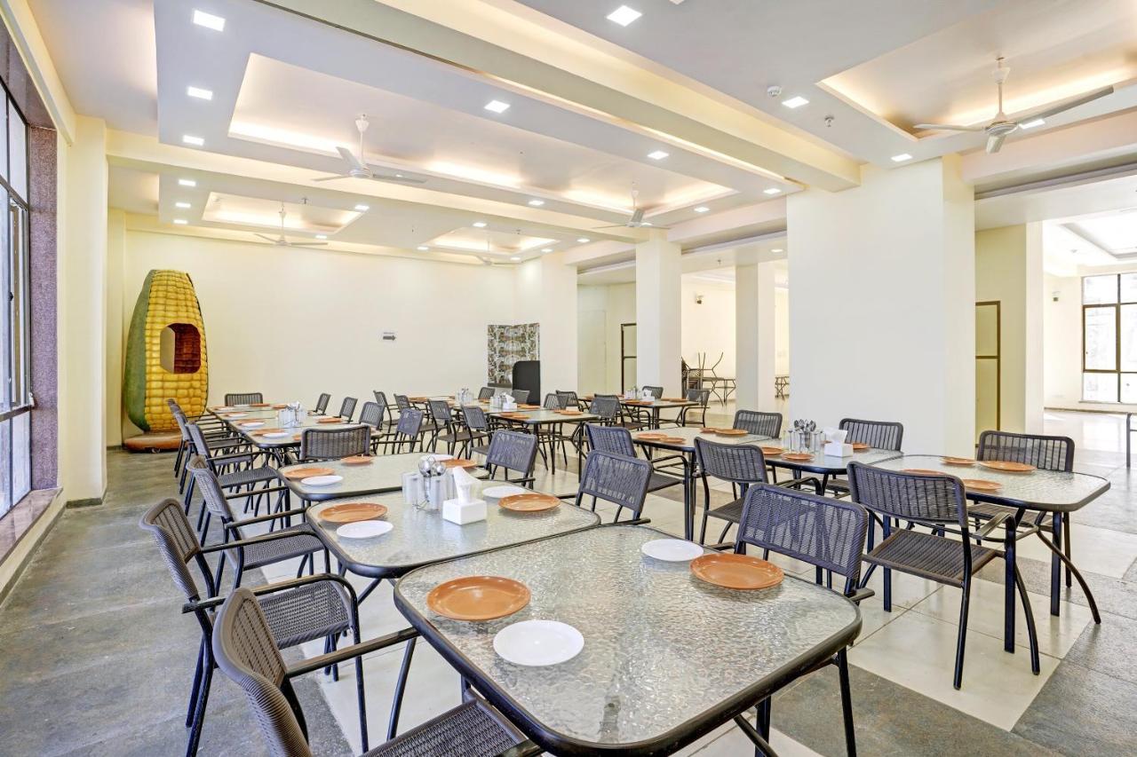 Townhouse Oak Hotel Rama Nashik Exterior foto