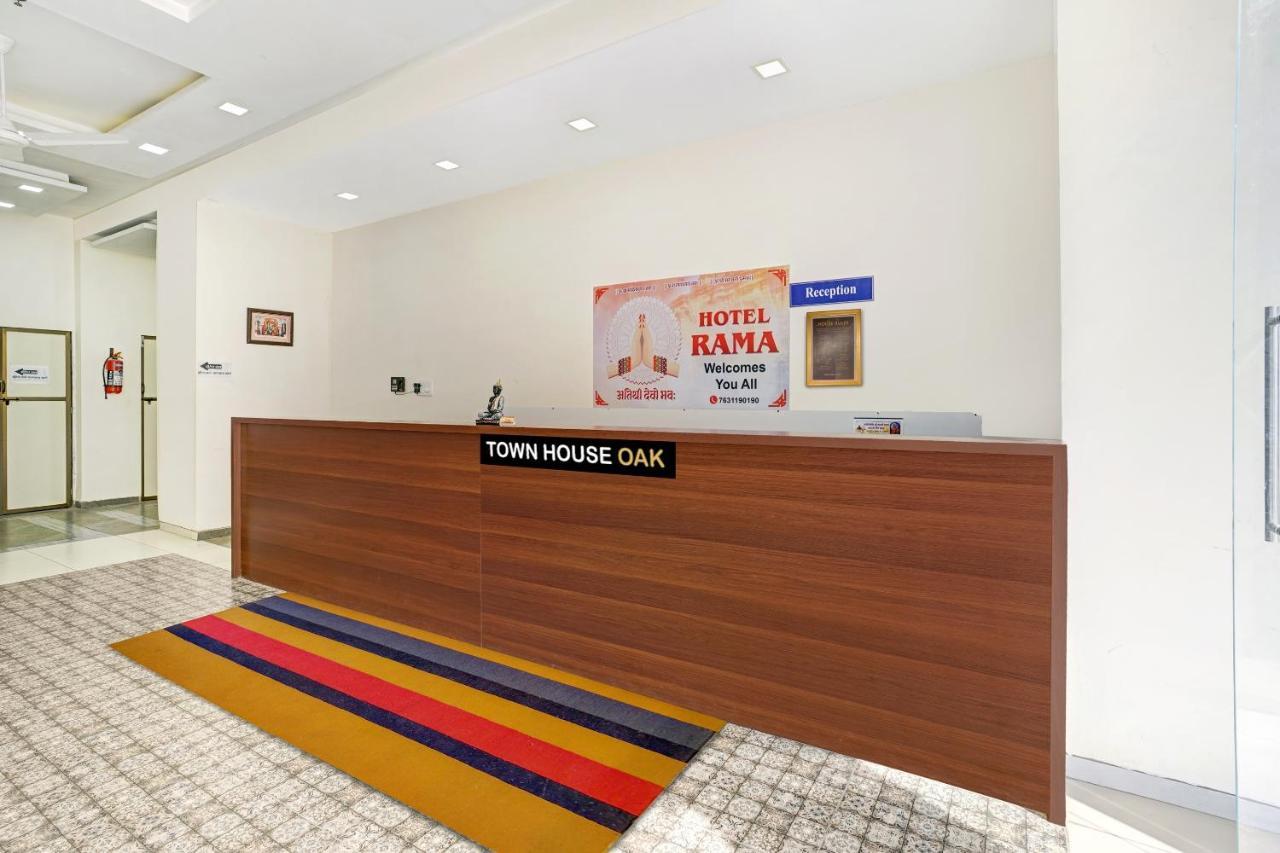 Townhouse Oak Hotel Rama Nashik Exterior foto