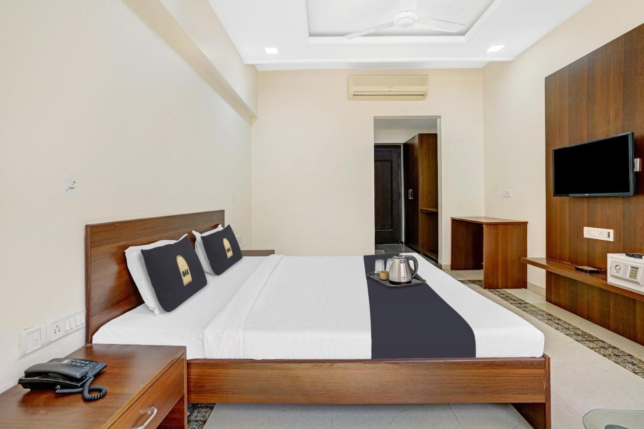 Townhouse Oak Hotel Rama Nashik Exterior foto