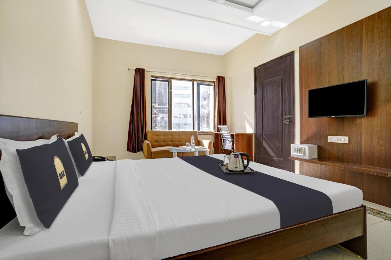 Townhouse Oak Hotel Rama Nashik Exterior foto