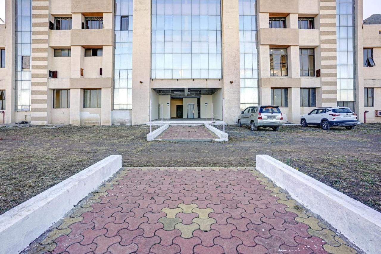 Townhouse Oak Hotel Rama Nashik Exterior foto